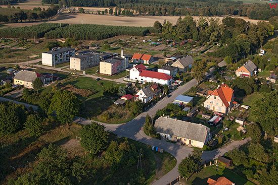 Szymbark, panorama wsi. EU, PL, Warm-Maz. Lotnicze.
